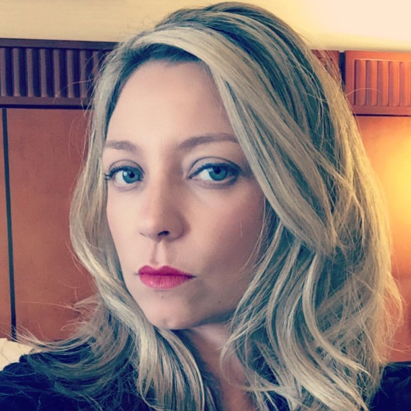 Meet your Posher, Jennifer - Picture 1 of 1